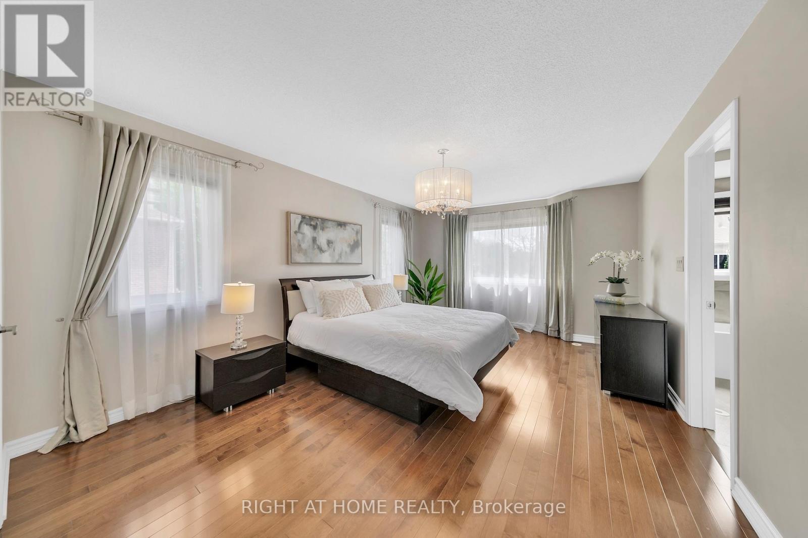 740 Village Green Boulevard, Mississauga, Ontario  L5E 3K8 - Photo 15 - W13157206