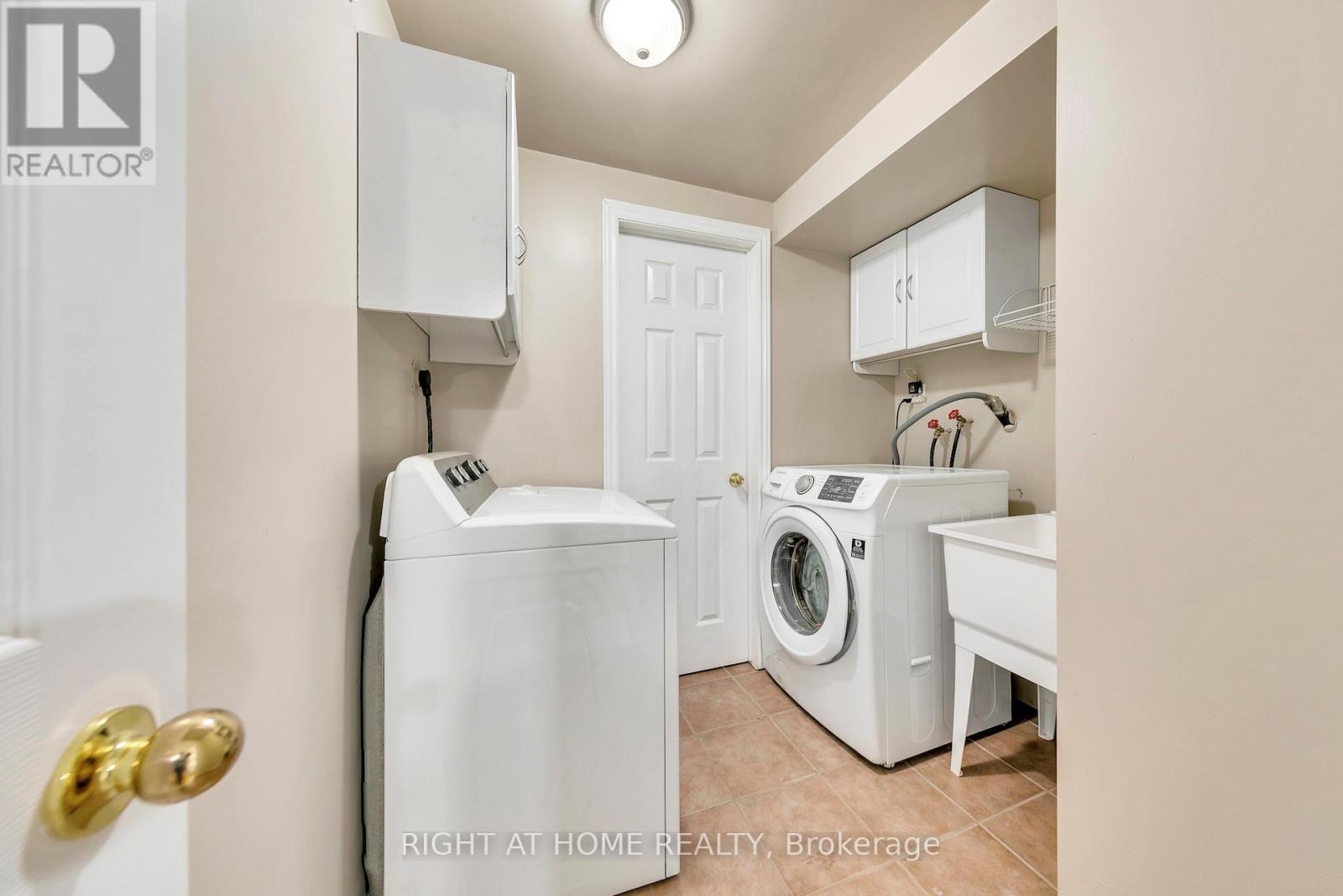 740 Village Green Boulevard, Mississauga, Ontario  L5E 3K8 - Photo 29 - W13157206