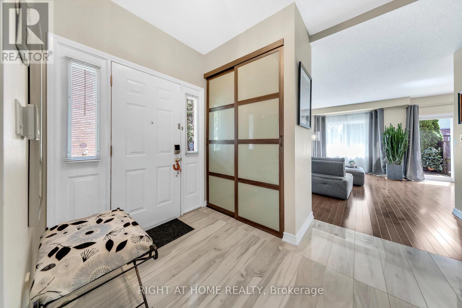 740 Village Green Boulevard, Mississauga, Ontario  L5E 3K8 - Photo 5 - W13157206