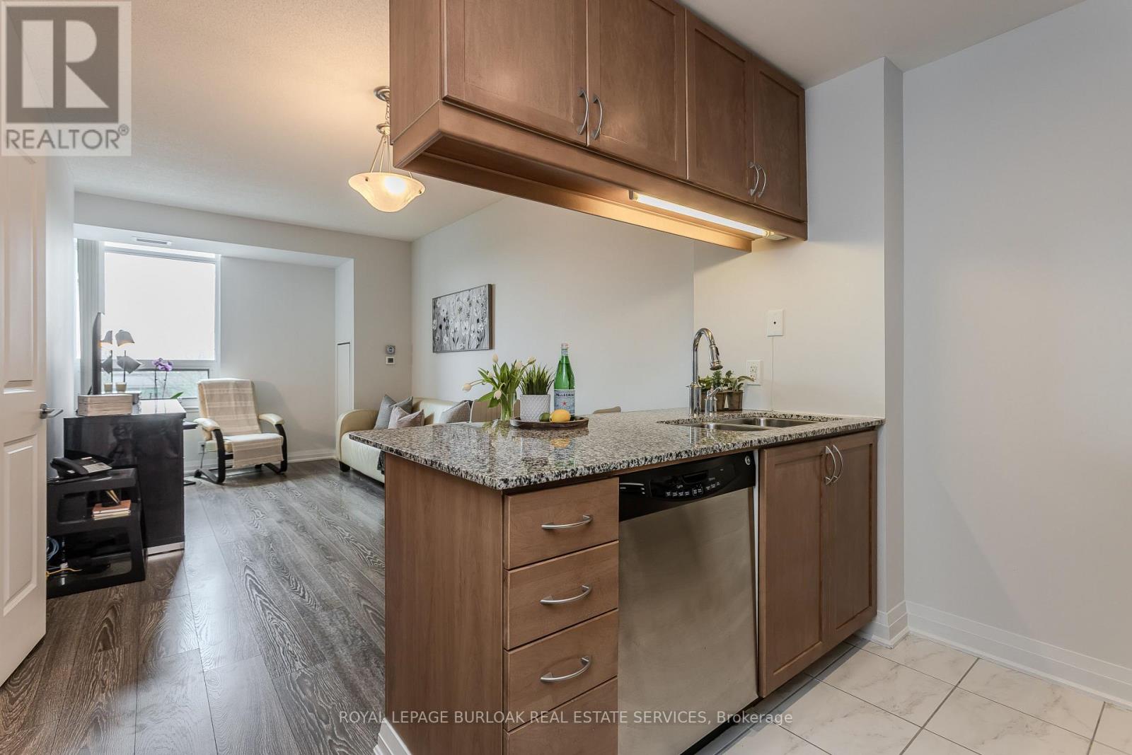 312 - 1055 Southdown Road, Mississauga, Ontario L5J 0A3 - Photo 10 - W13157320