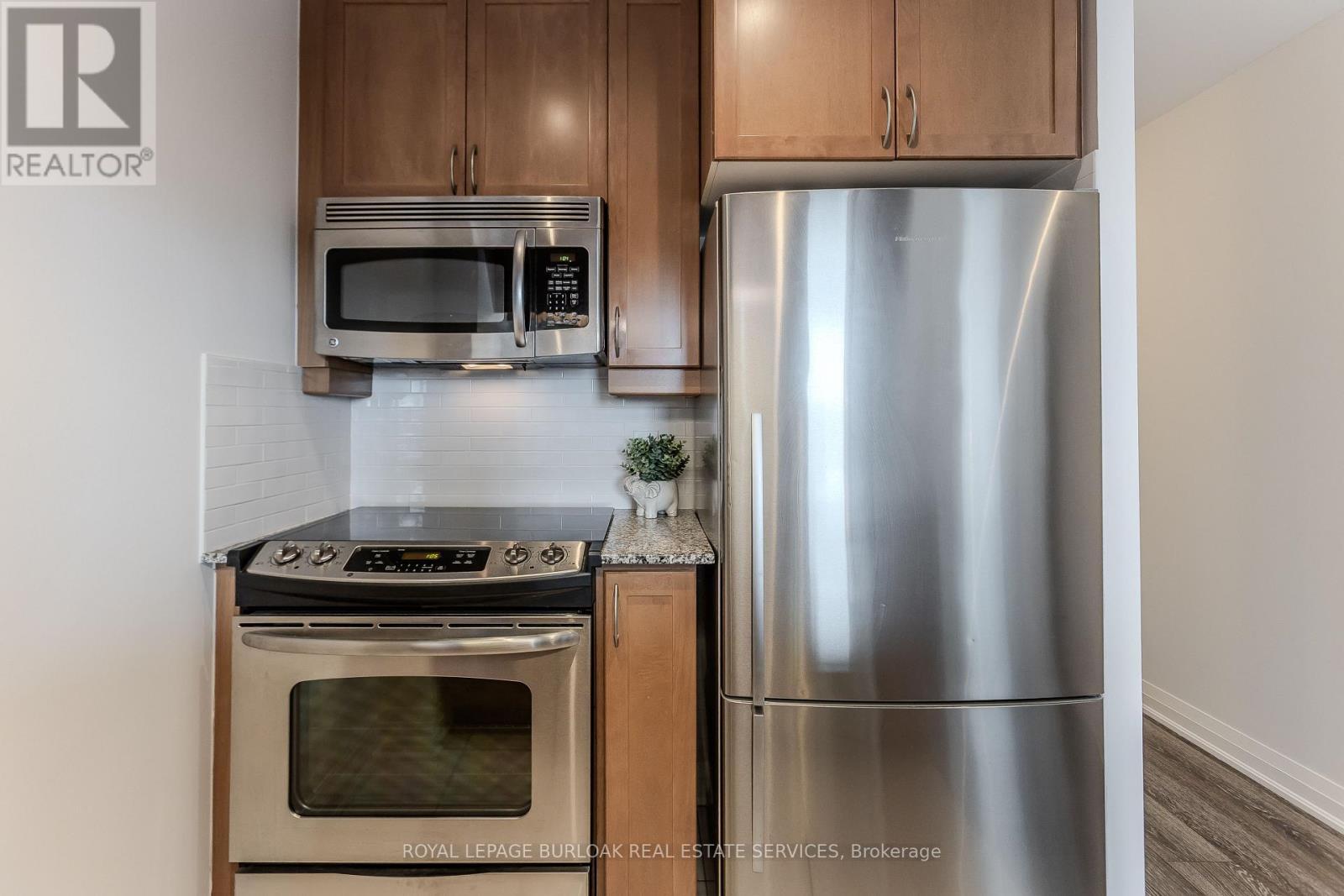 312 - 1055 Southdown Road, Mississauga, Ontario L5J 0A3 - Photo 11 - W13157320