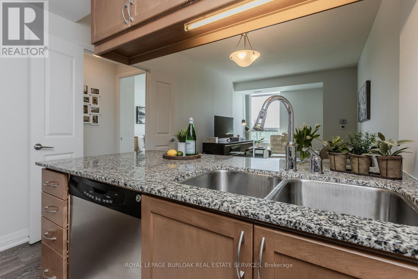 312 - 1055 Southdown Road, Mississauga, Ontario L5J 0A3 - Photo 13 - W13157320