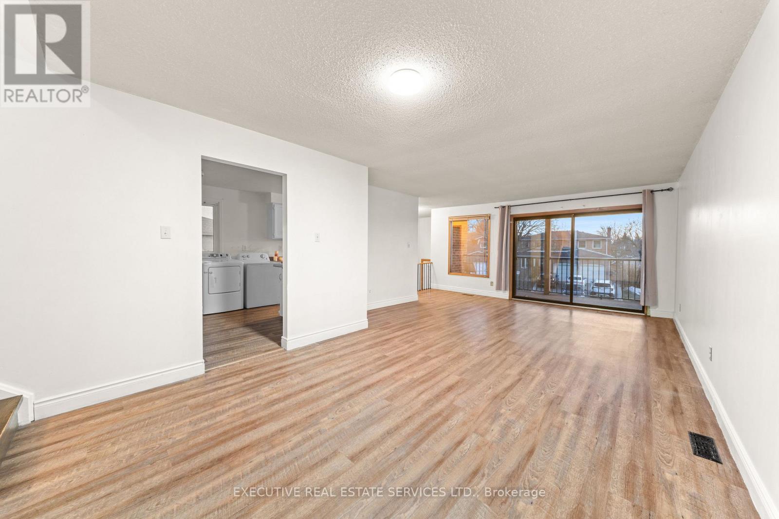 44 Lakecrest Trail, Brampton, Ontario  L6Z 1S6 - Photo 11 - W13157350