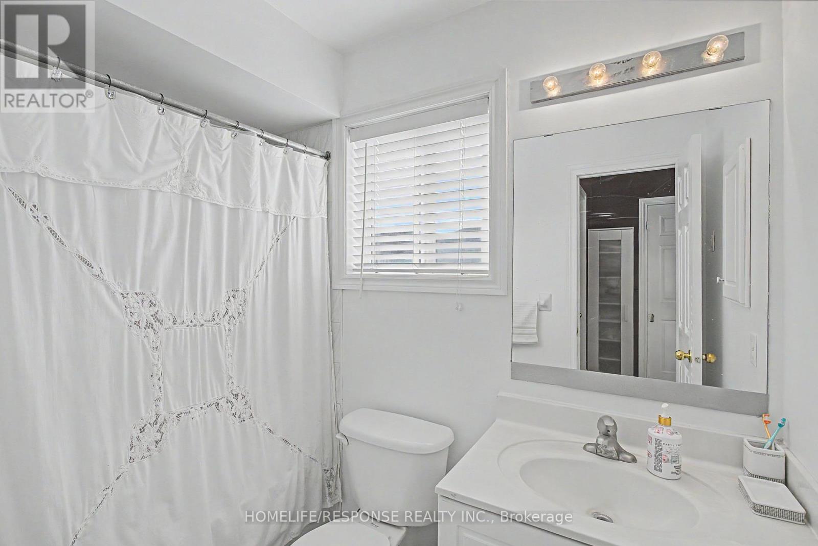 16 Angelucci Drive, Brampton, Ontario  L6P 1G7 - Photo 21 - W13157440