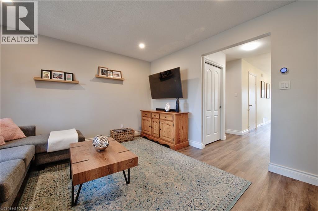 6 Marcon Court, Kitchener, Ontario  N2E 3G3 - Photo 12 - 40831578
