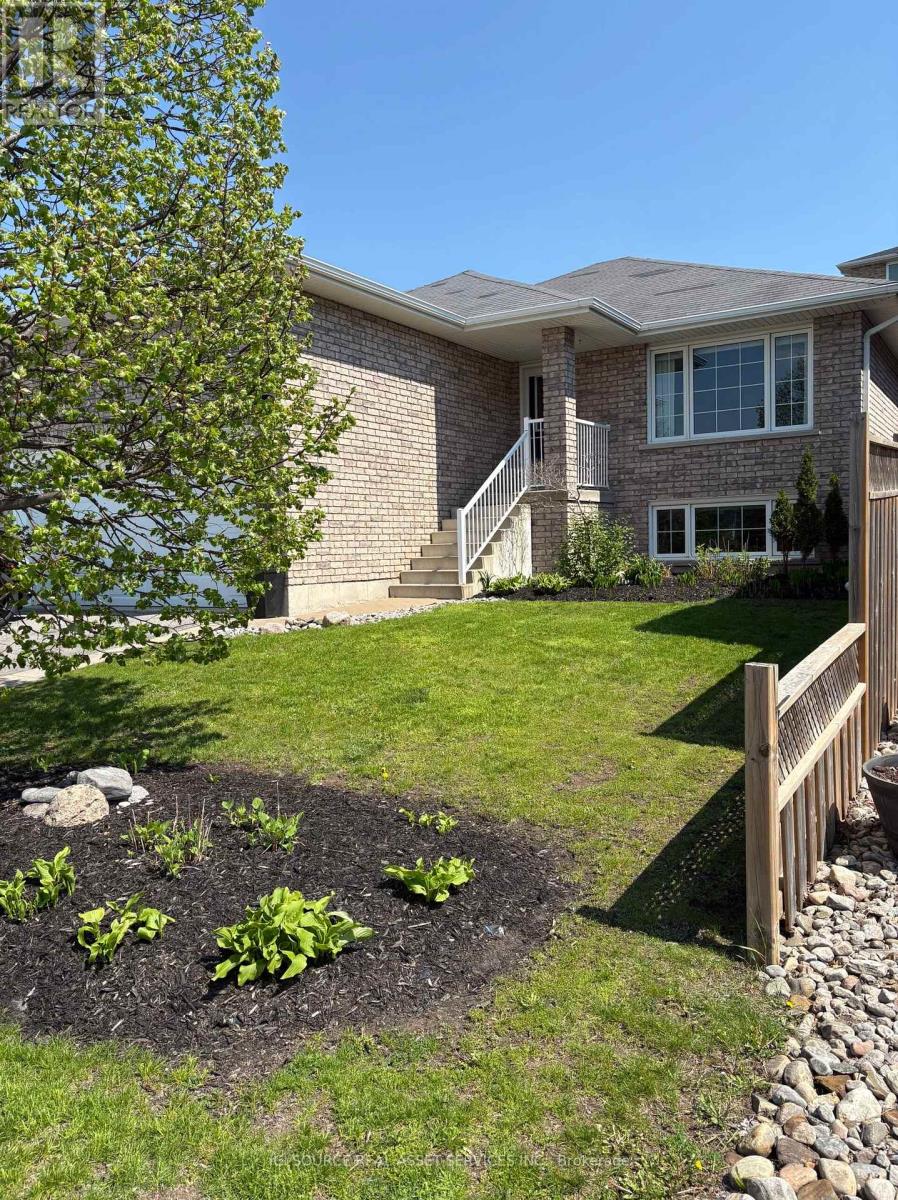 401 BIANCO CRESCENT, Peterborough, Ontario