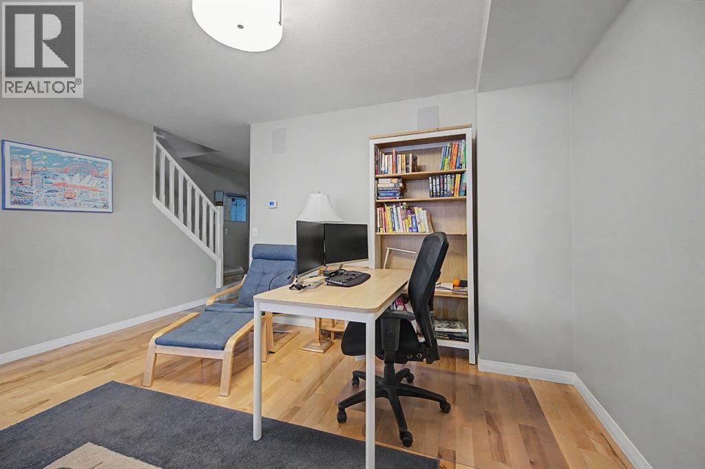 1206 19 Avenue NW, Calgary, Alberta  T2M 1A2 - Photo 11 - A2312731