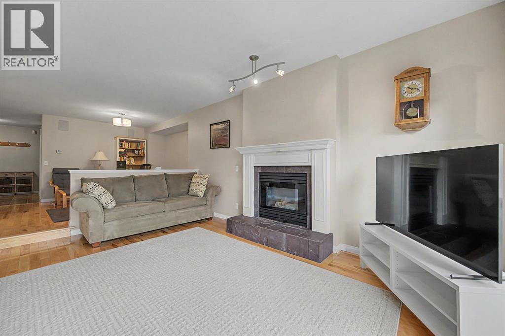 1206 19 Avenue NW, Calgary, Alberta  T2M 1A2 - Photo 9 - A2312731