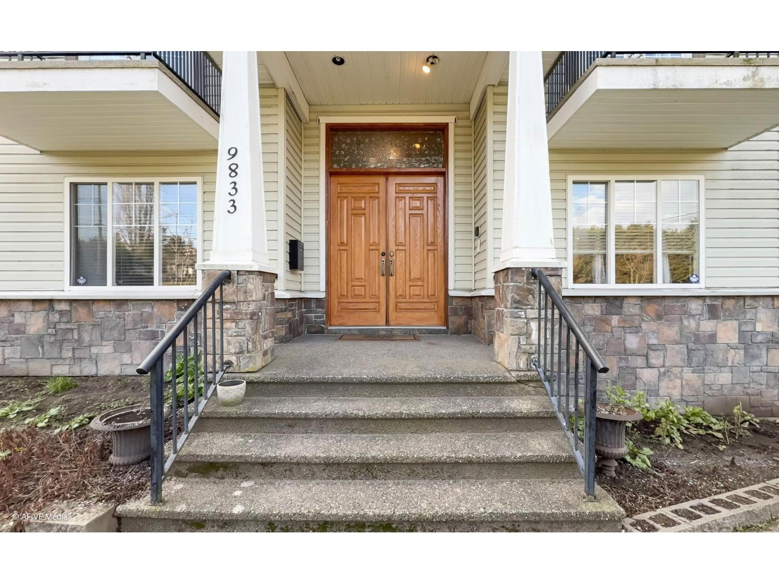 9833 Ne 128 Street, Surrey, British Columbia  V3T 2Y5 - Photo 2 - R3125483