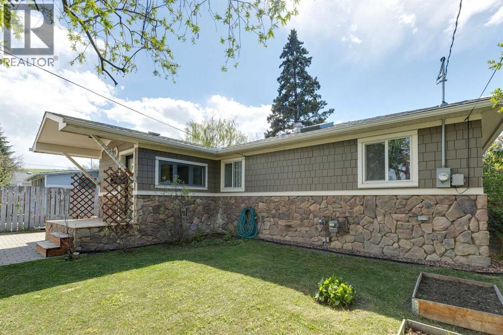 3912 77 Street NW, Calgary, Alberta  T3B 2N4 - Photo 7 - A2313020