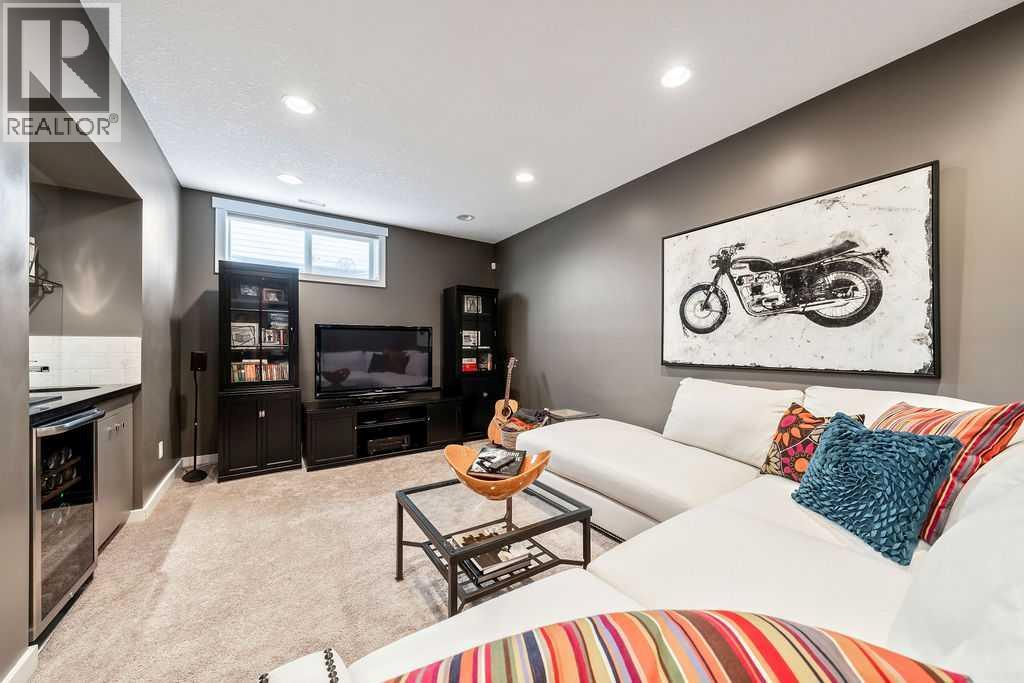78 Ypres Green SW, Calgary, Alberta  T2T 6M1 - Photo 30 - A2288359
