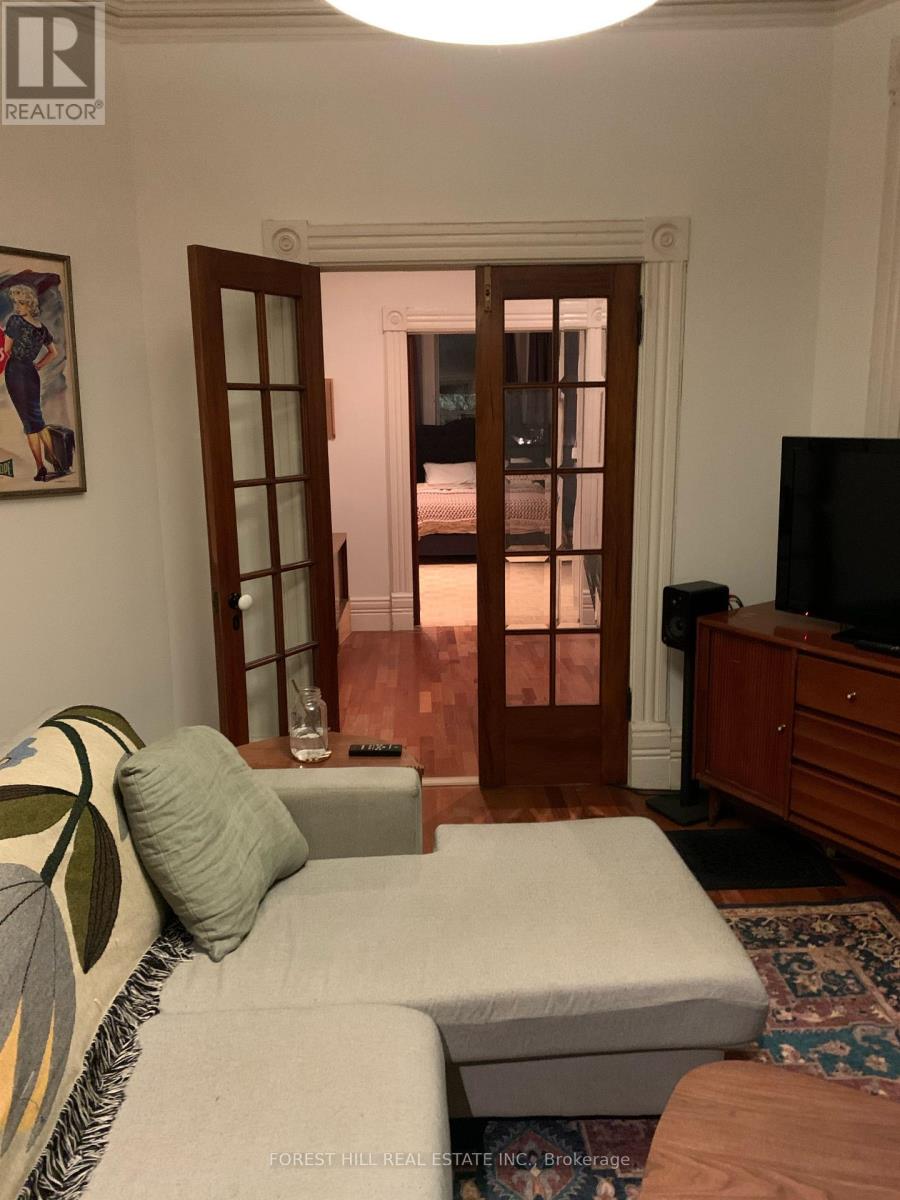 9 Wales Avenue, Toronto, Ontario  M5T 1J2 - Photo 10 - C13157558