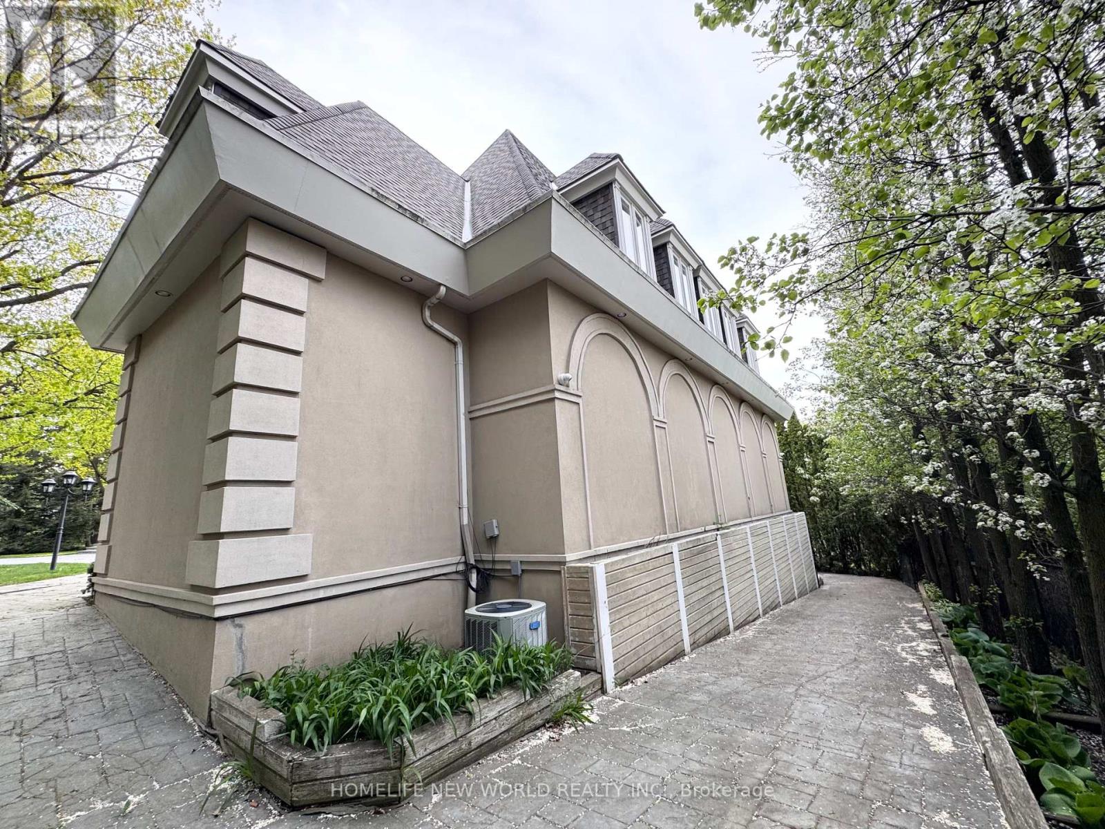 Coach House - 52c Post Road, Toronto, Ontario  M3B 1H8 - Photo 12 - C13157592