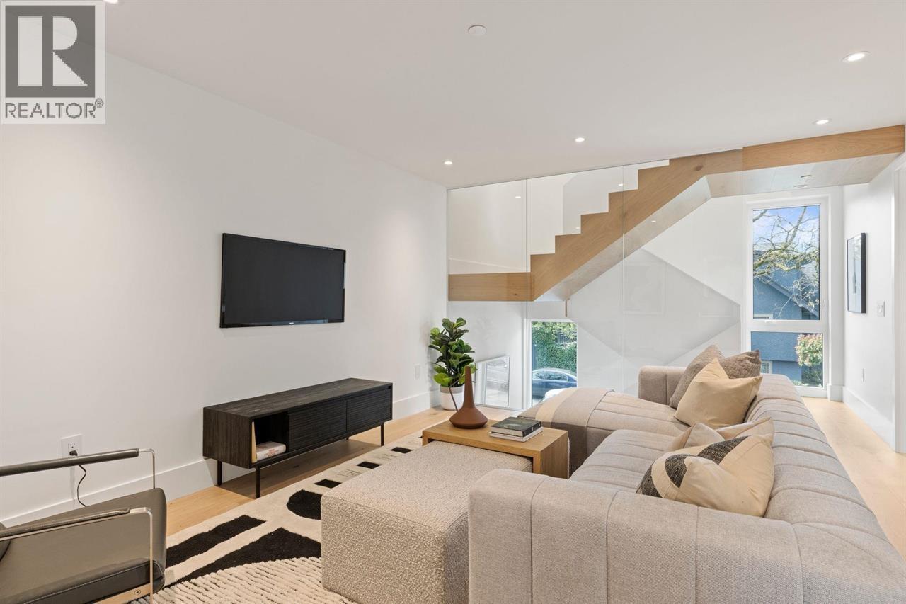 2 2830 Musqueamview Street, Vancouver, British Columbia  V6K 2R9 - Photo 16 - R3126422