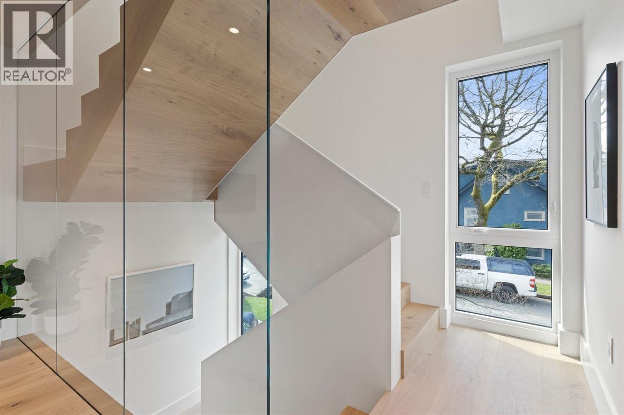 2 2830 Musqueamview Street, Vancouver, British Columbia  V6K 2R9 - Photo 18 - R3126422
