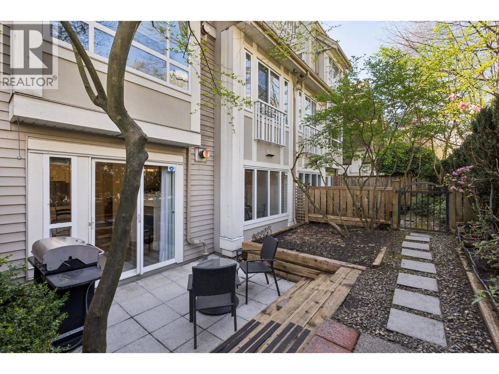 102 365 E 1st Street, North Vancouver, British Columbia  V7L 4W5 - Photo 4 - R3126436