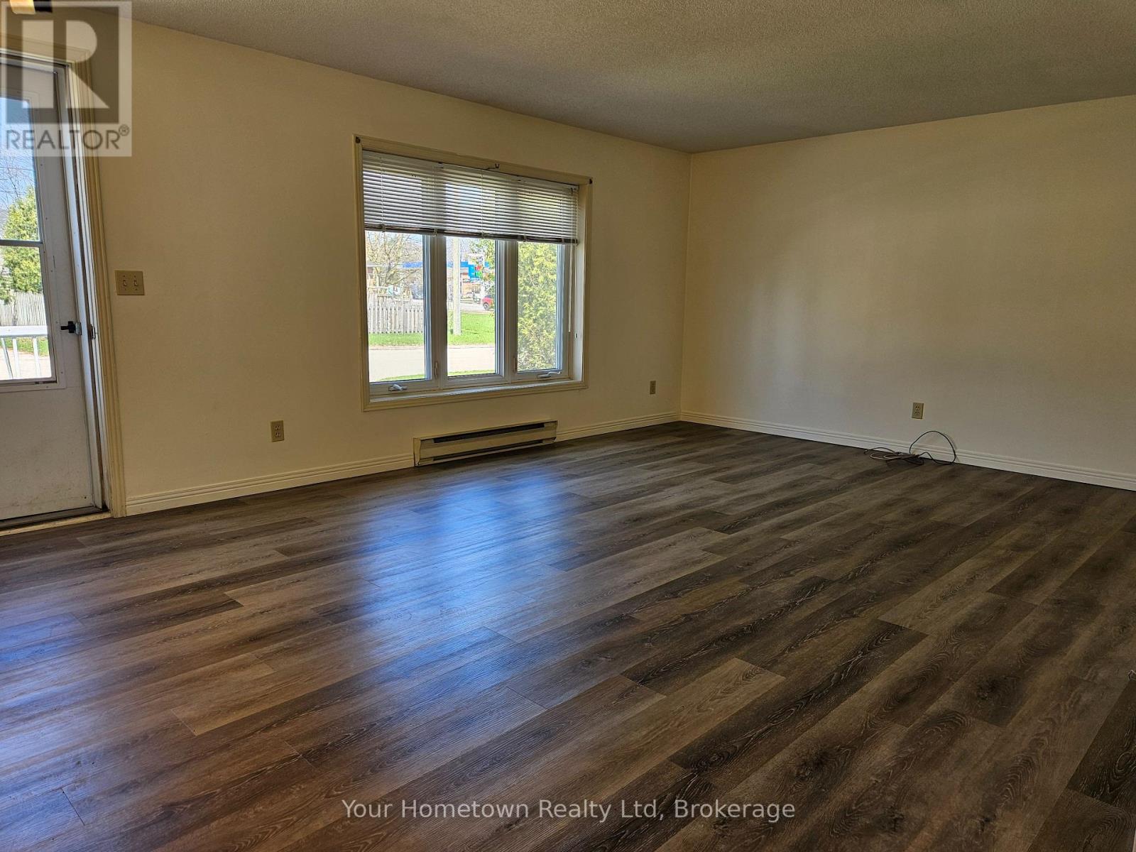 210 Albert Street W, Centre Wellington, Ontario  N1M 1X4 - Photo 3 - X13157496