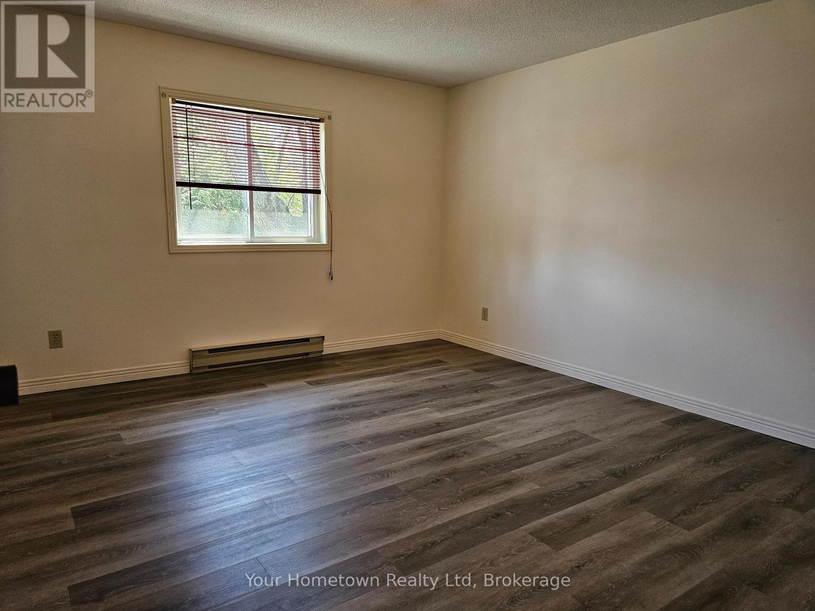 210 Albert Street W, Centre Wellington, Ontario  N1M 1X4 - Photo 7 - X13157496