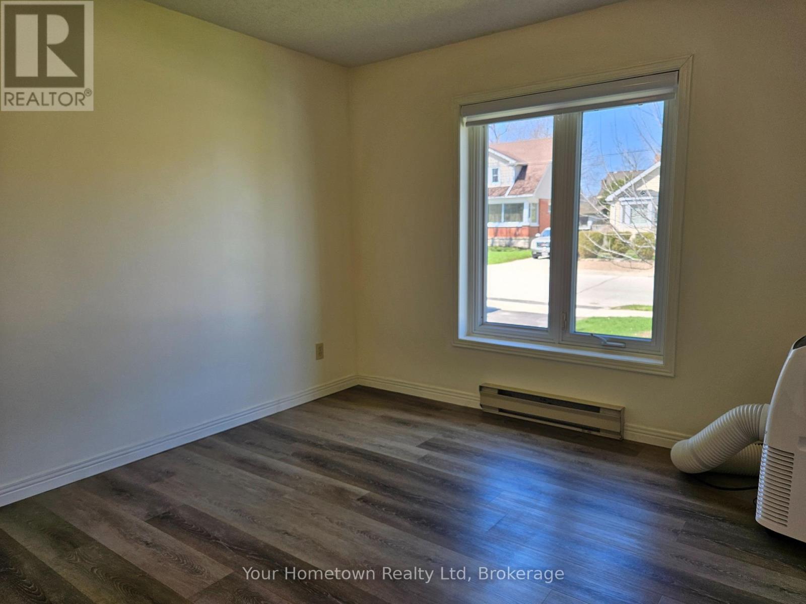 210 Albert Street W, Centre Wellington, Ontario  N1M 1X4 - Photo 8 - X13157496