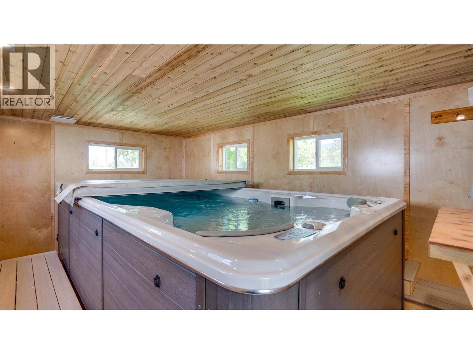 3001 18 Avenue, Vernon, British Columbia  V1T 1C4 - Photo 37 - 10383282