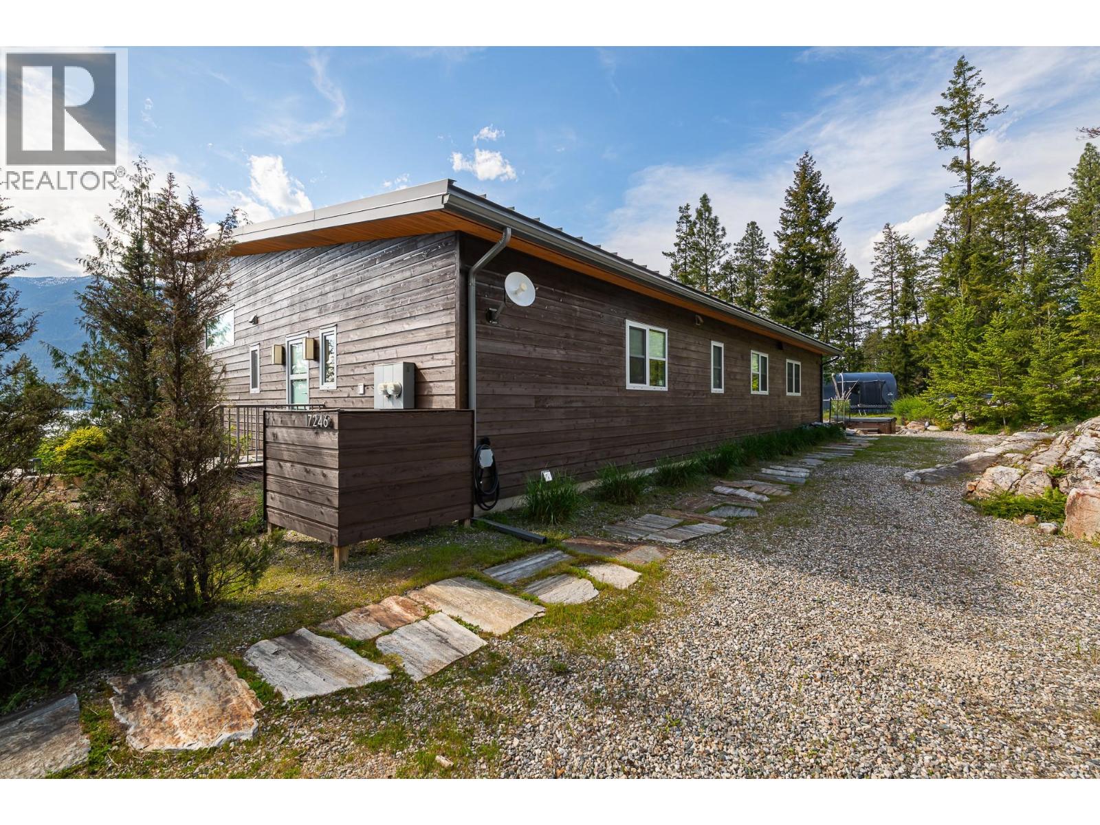 17246 Pilot Bay Road, Crawford Bay, British Columbia  V0B 1X0 - Photo 30 - 10386004