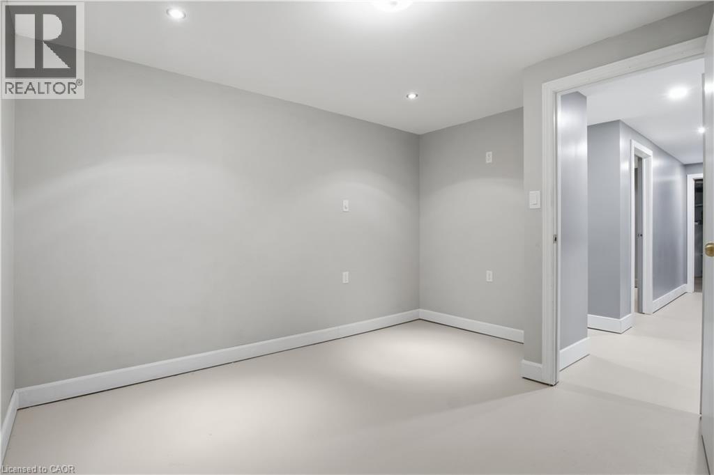 34 Yule Place, Kitchener, Ontario  N2B 2J8 - Photo 39 - 40831449