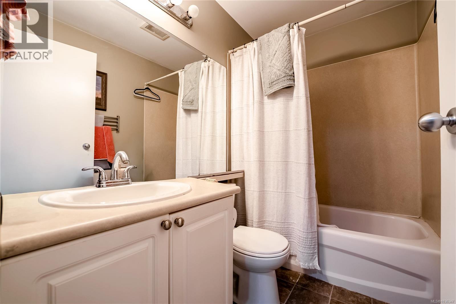 4120 Quadra St, Saanich, British Columbia  V8X 3B9 - Photo 16 - 1036347