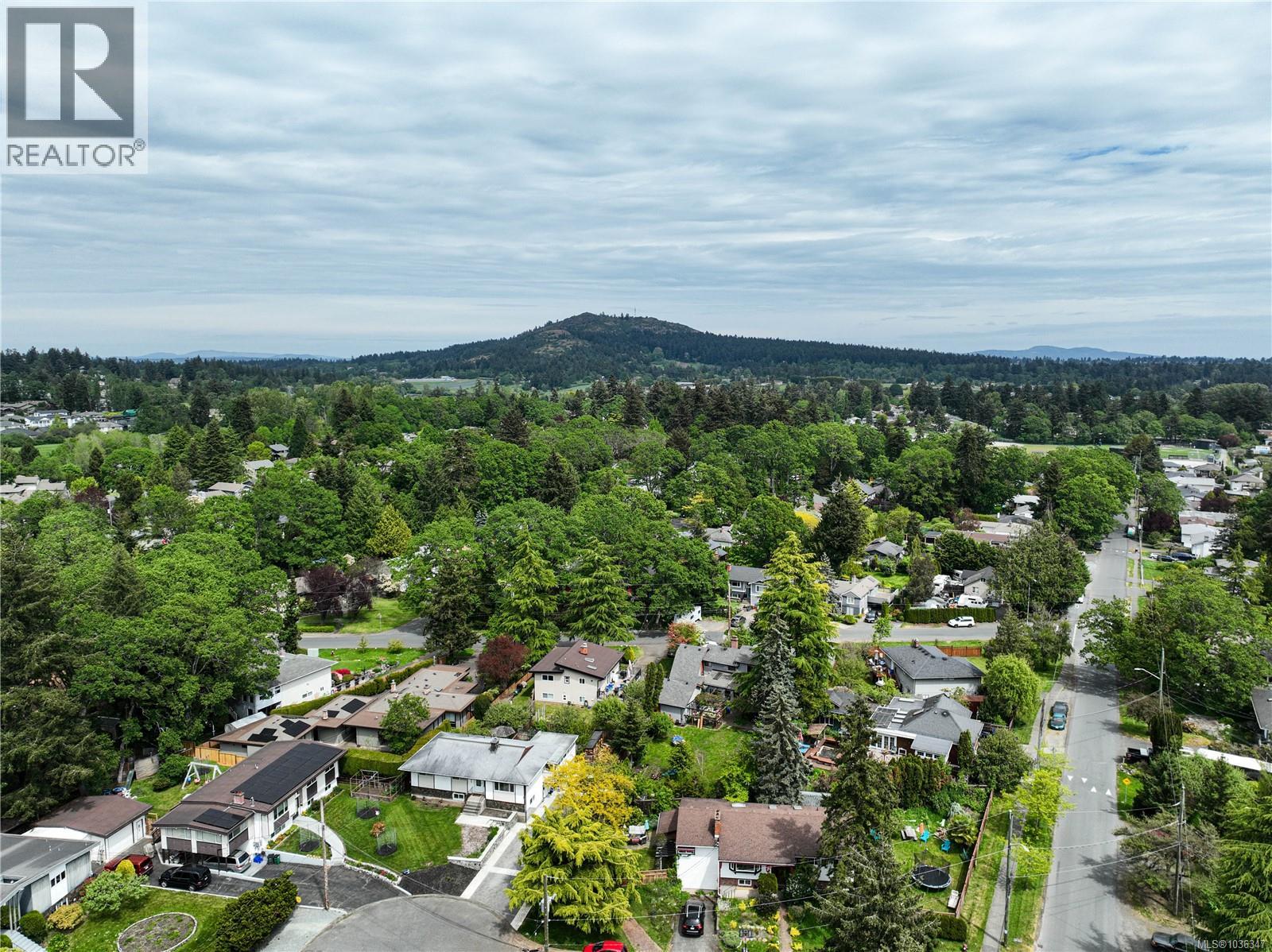 4120 Quadra St, Saanich, British Columbia  V8X 3B9 - Photo 52 - 1036347