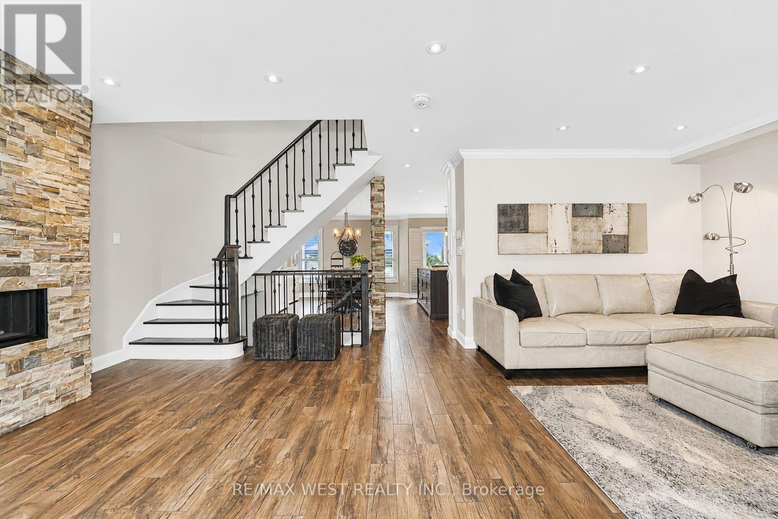 39 Sylwood Crescent, Vaughan, Ontario  L6A 2R2 - Photo 2 - N13157634
