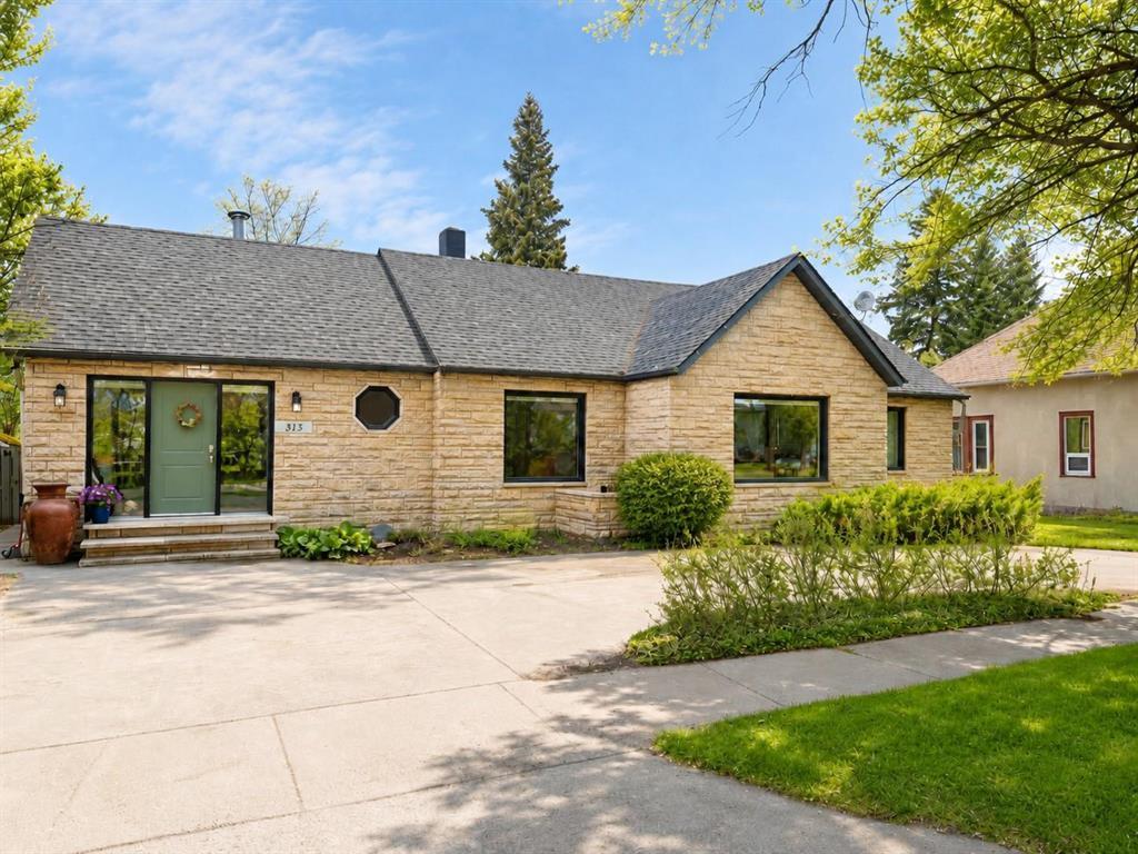 313 Pelly Avenue, Russell, Manitoba