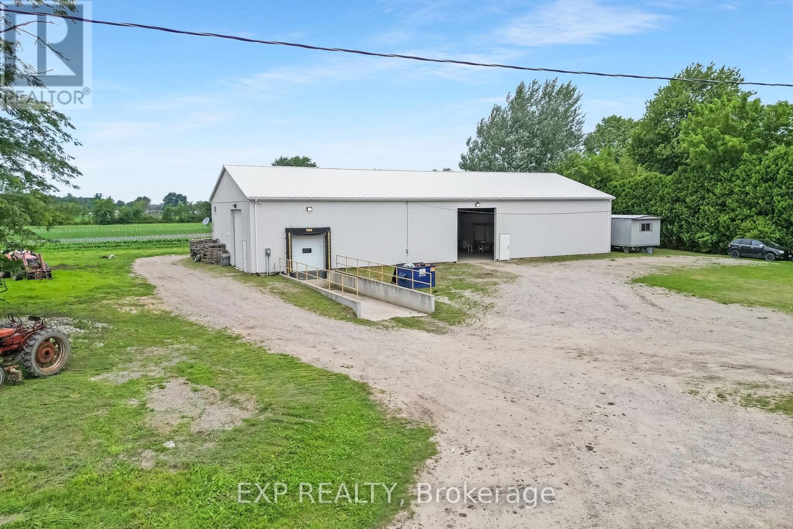 11 Tucker Street, Newbury, Ontario  N0L 1Z0 - Photo 2 - X12921974