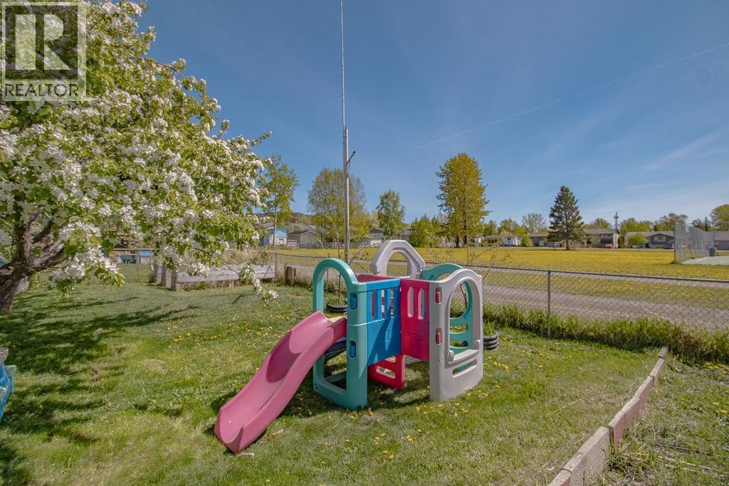 273 Dogwood Street, Fort St. James, British Columbia  V0J 1P0 - Photo 36 - R3126004