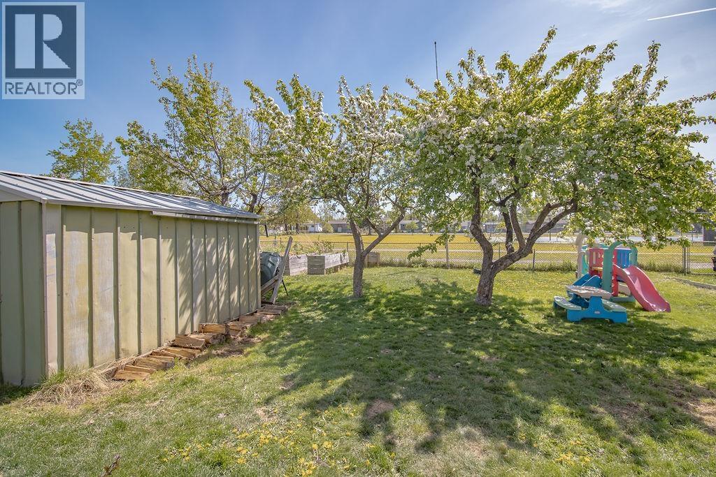 273 Dogwood Street, Fort St. James, British Columbia  V0J 1P0 - Photo 31 - R3126004