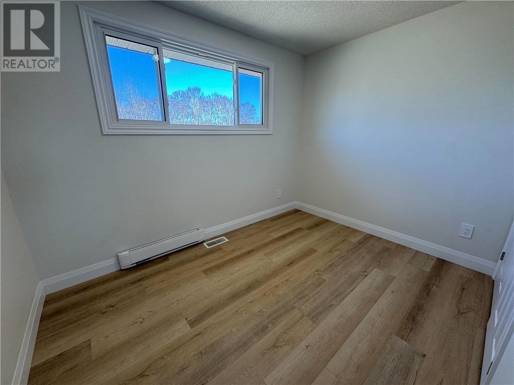 2600 Municipal Road Unit# Upper, Val Caron, Ontario  P3N 1K6 - Photo 15 - 2127926