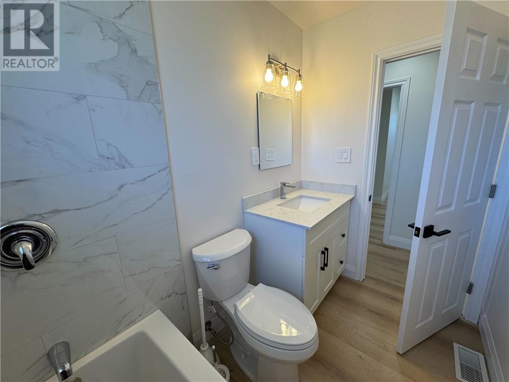 2600 Municipal Road Unit# Upper, Val Caron, Ontario  P3N 1K6 - Photo 17 - 2127926