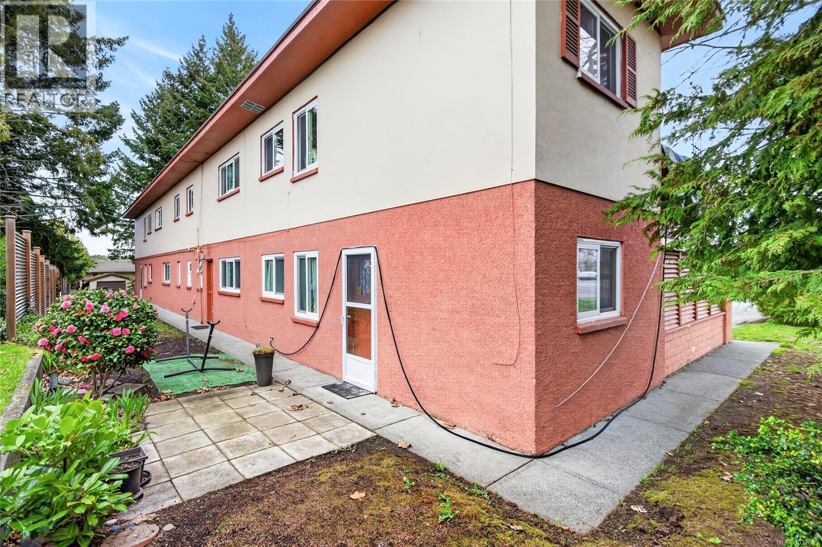575 14th St, Courtenay, British Columbia  V9N 1W4 - Photo 5 - 1032835
