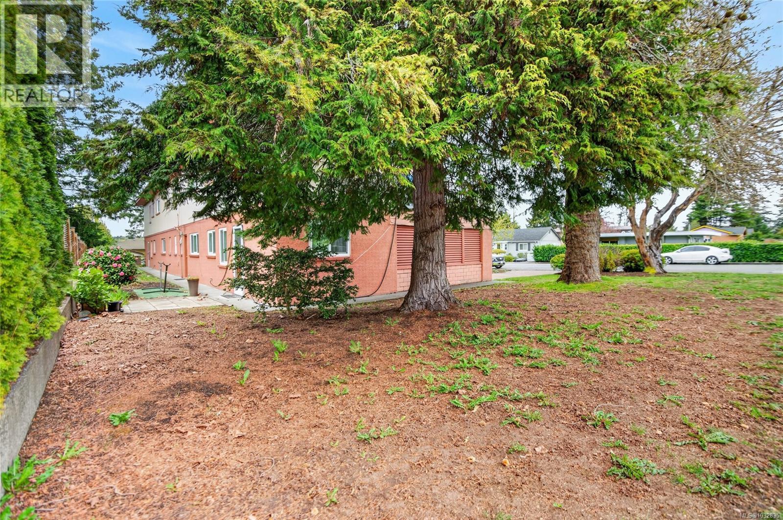 575 14th St, Courtenay, British Columbia  V9N 1W4 - Photo 22 - 1032835