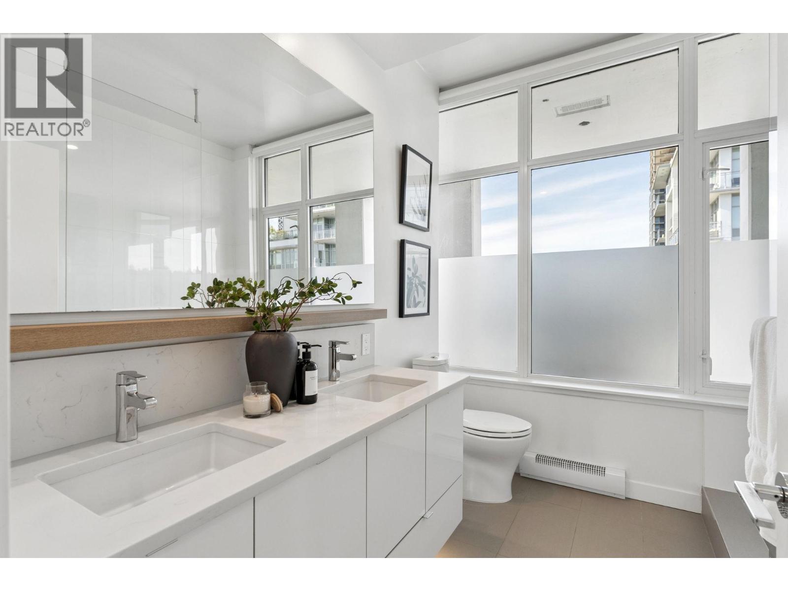 Ph2 200 Nelson's Crescent, New Westminster, British Columbia V3L 0H9 - Photo 24 - R3125307