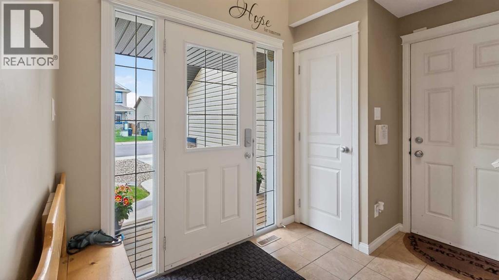 751 Silkstone Close W, Lethbridge, Alberta  T1J 4B9 - Photo 4 - A2313230