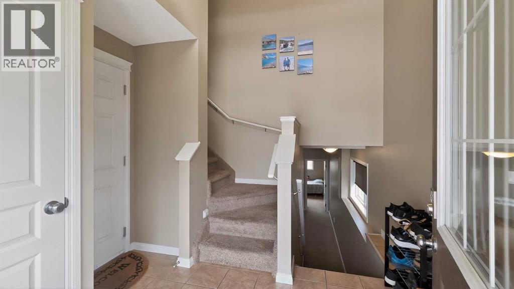 751 Silkstone Close W, Lethbridge, Alberta  T1J 4B9 - Photo 5 - A2313230