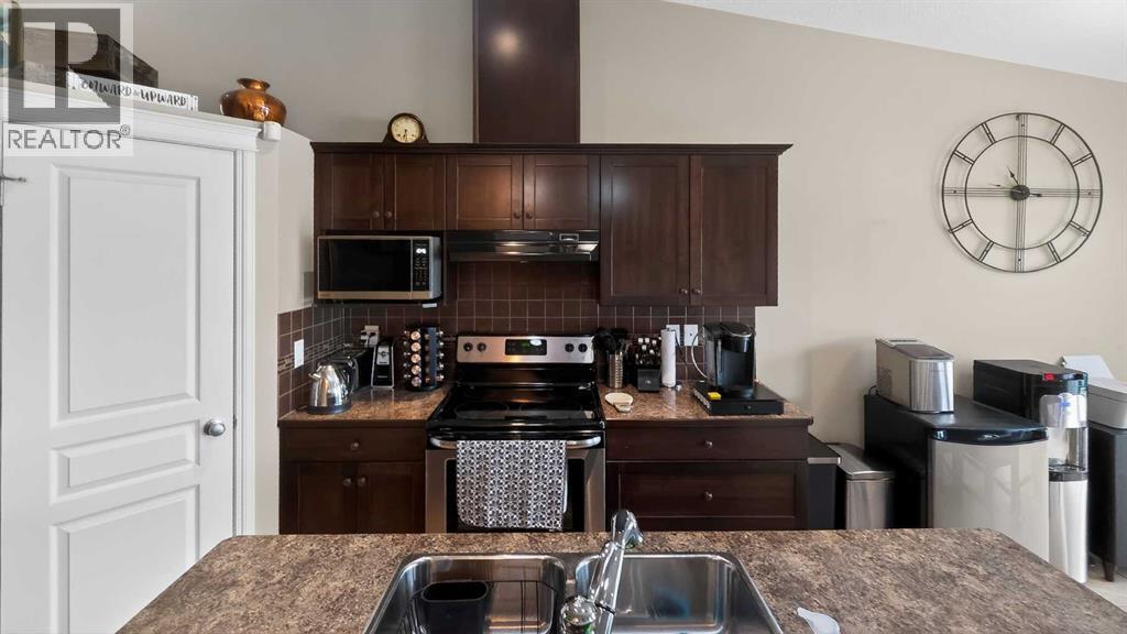 751 Silkstone Close W, Lethbridge, Alberta  T1J 4B9 - Photo 7 - A2313230