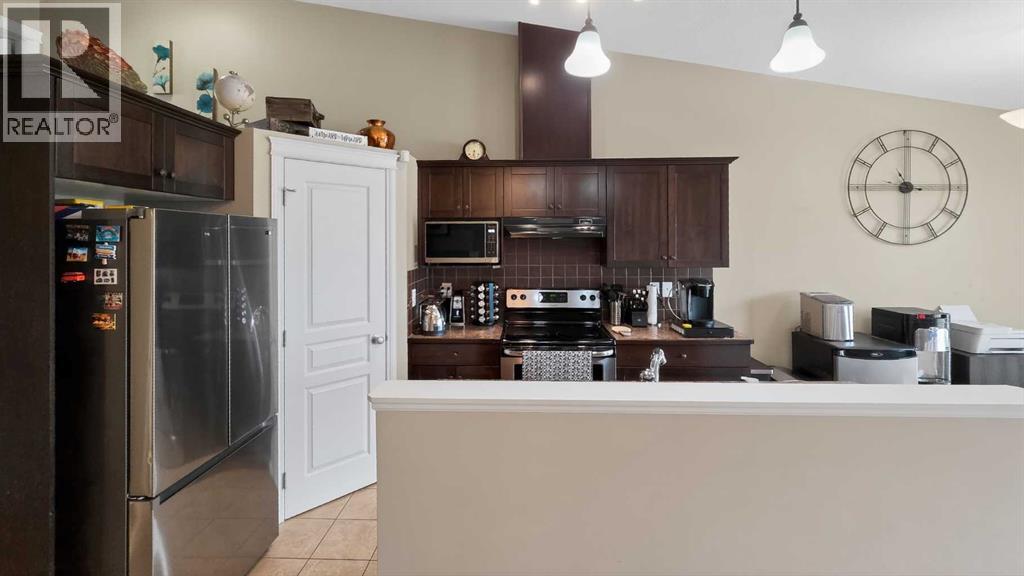 751 Silkstone Close W, Lethbridge, Alberta  T1J 4B9 - Photo 8 - A2313230