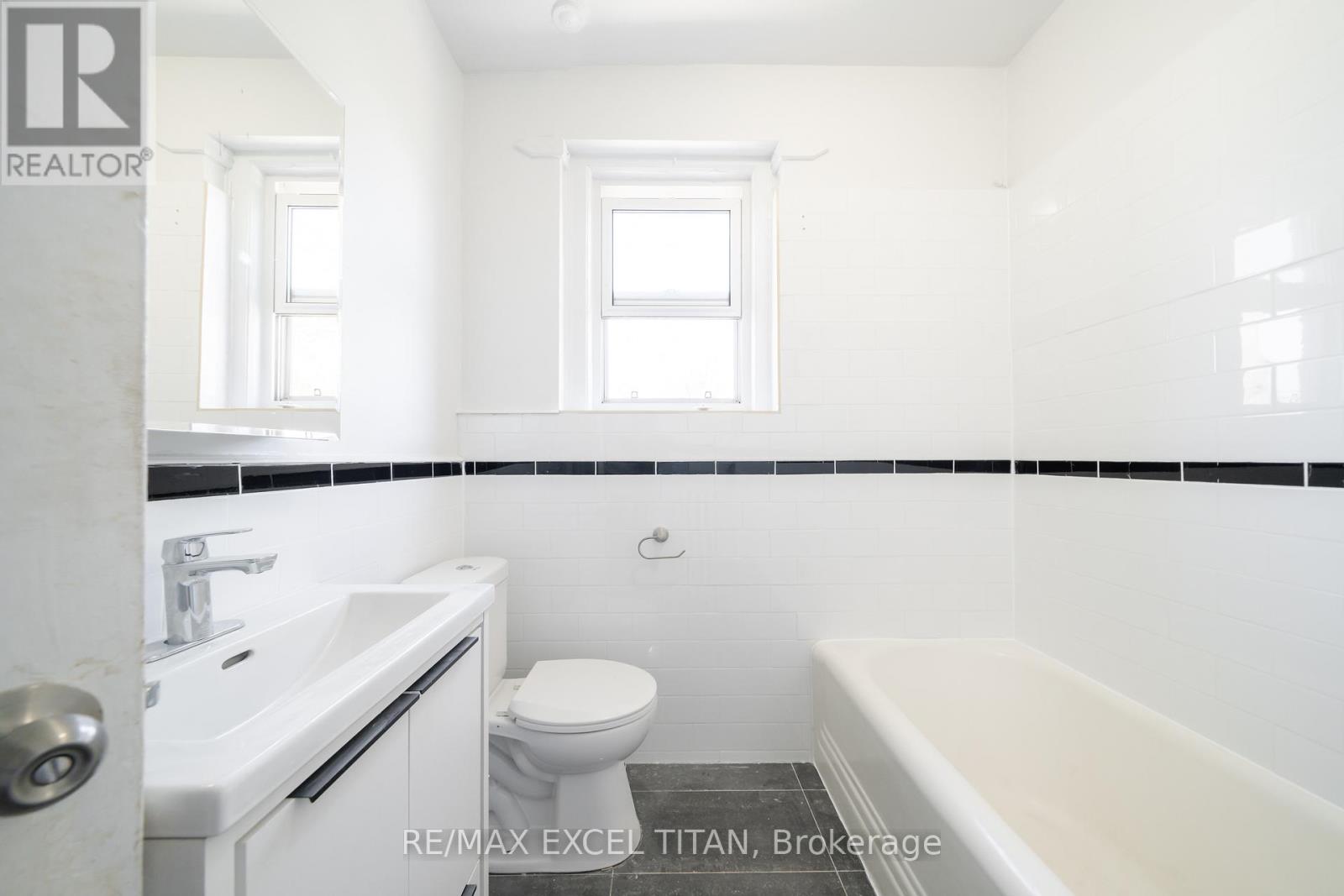 31 - 1 Mallory Gardens, Toronto, Ontario  M4V 2A6 - Photo 11 - C13157412