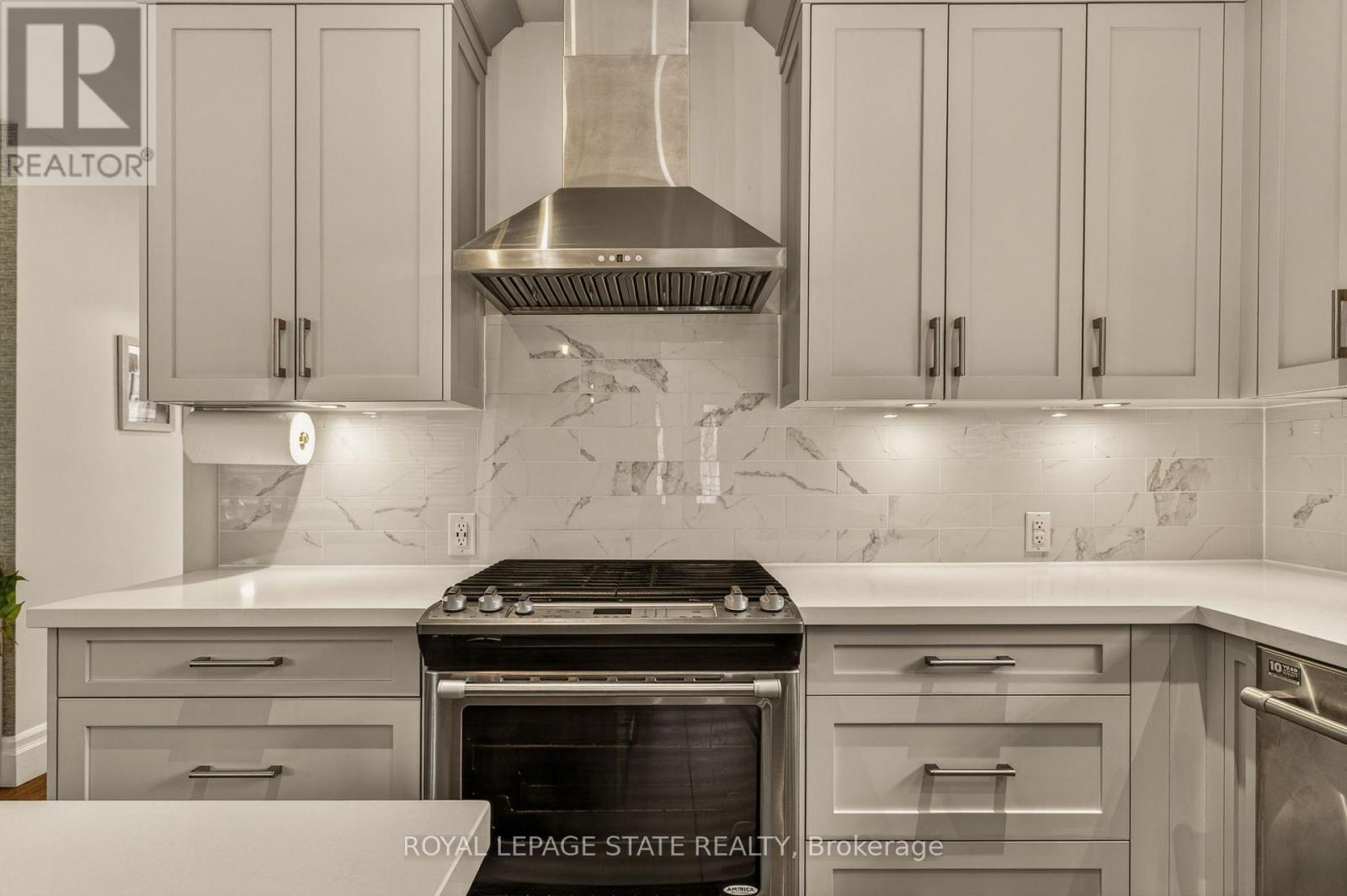1396 Niels Avenue, Burlington, Ontario  L7P 2E4 - Photo 6 - W13157482