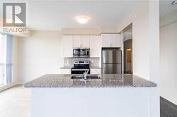 Ph216 - 349 Rathburn Road W, Mississauga, Ontario  L5B 0G9 - Photo 7 - W13157646