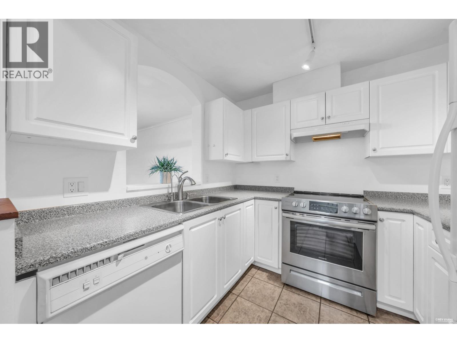 206 3638 Rae Avenue, Vancouver, British Columbia  V5R 2P5 - Photo 11 - R3126101