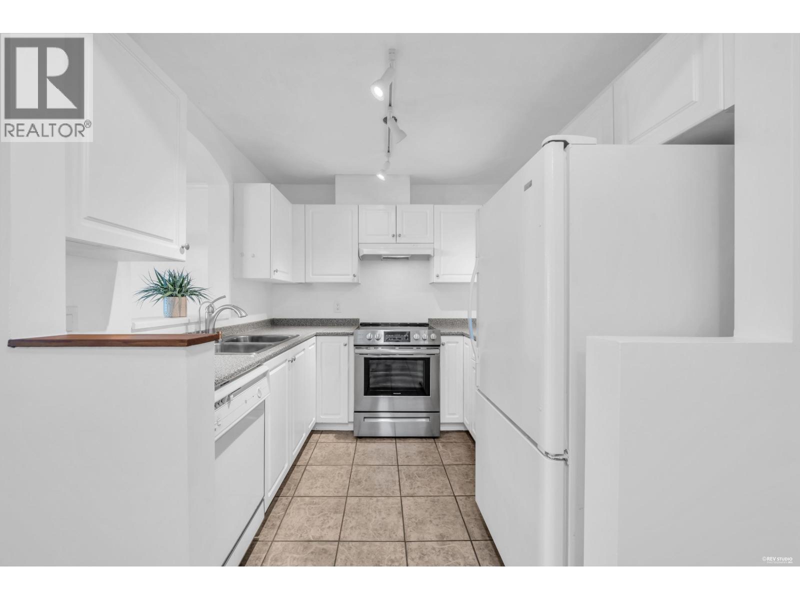 206 3638 Rae Avenue, Vancouver, British Columbia  V5R 2P5 - Photo 10 - R3126101
