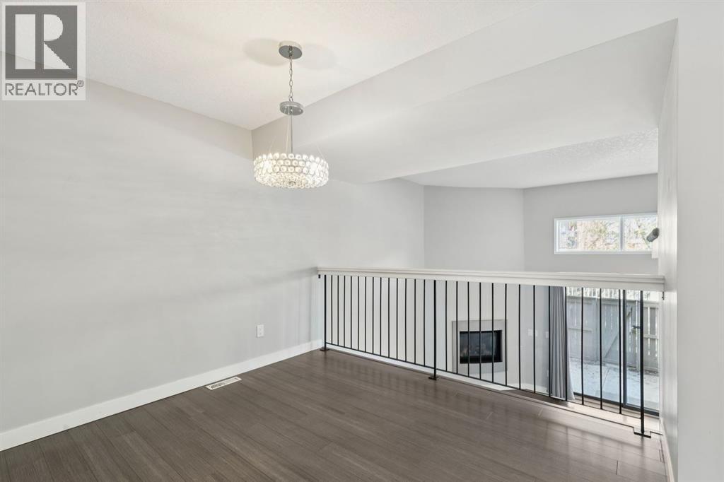 22 Glamis Gardens SW, Calgary, Alberta  T3E 6S4 - Photo 10 - A2310779