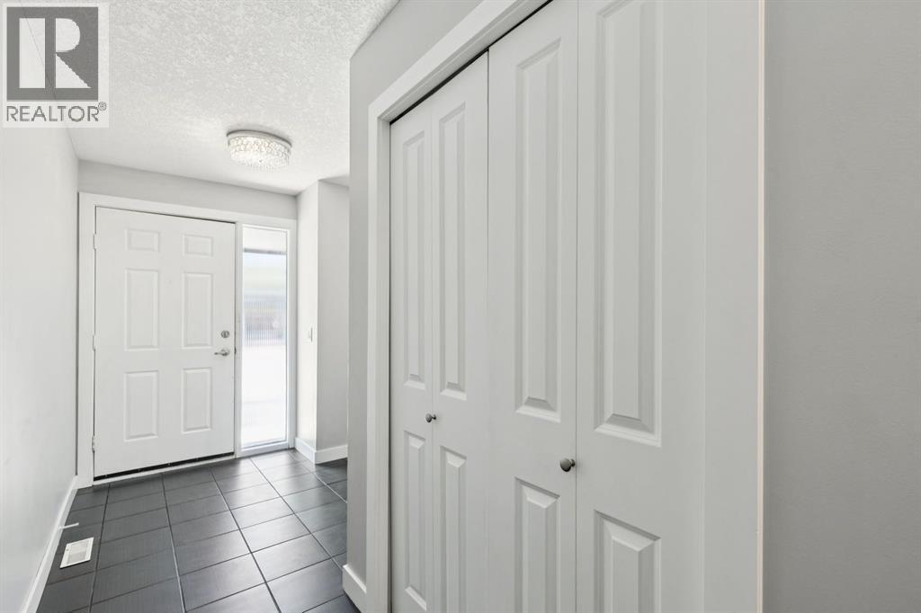 22 Glamis Gardens SW, Calgary, Alberta  T3E 6S4 - Photo 29 - A2310779
