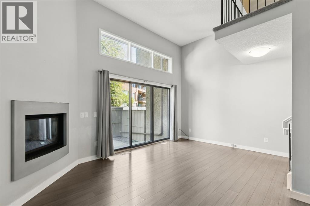 22 Glamis Gardens SW, Calgary, Alberta  T3E 6S4 - Photo 6 - A2310779